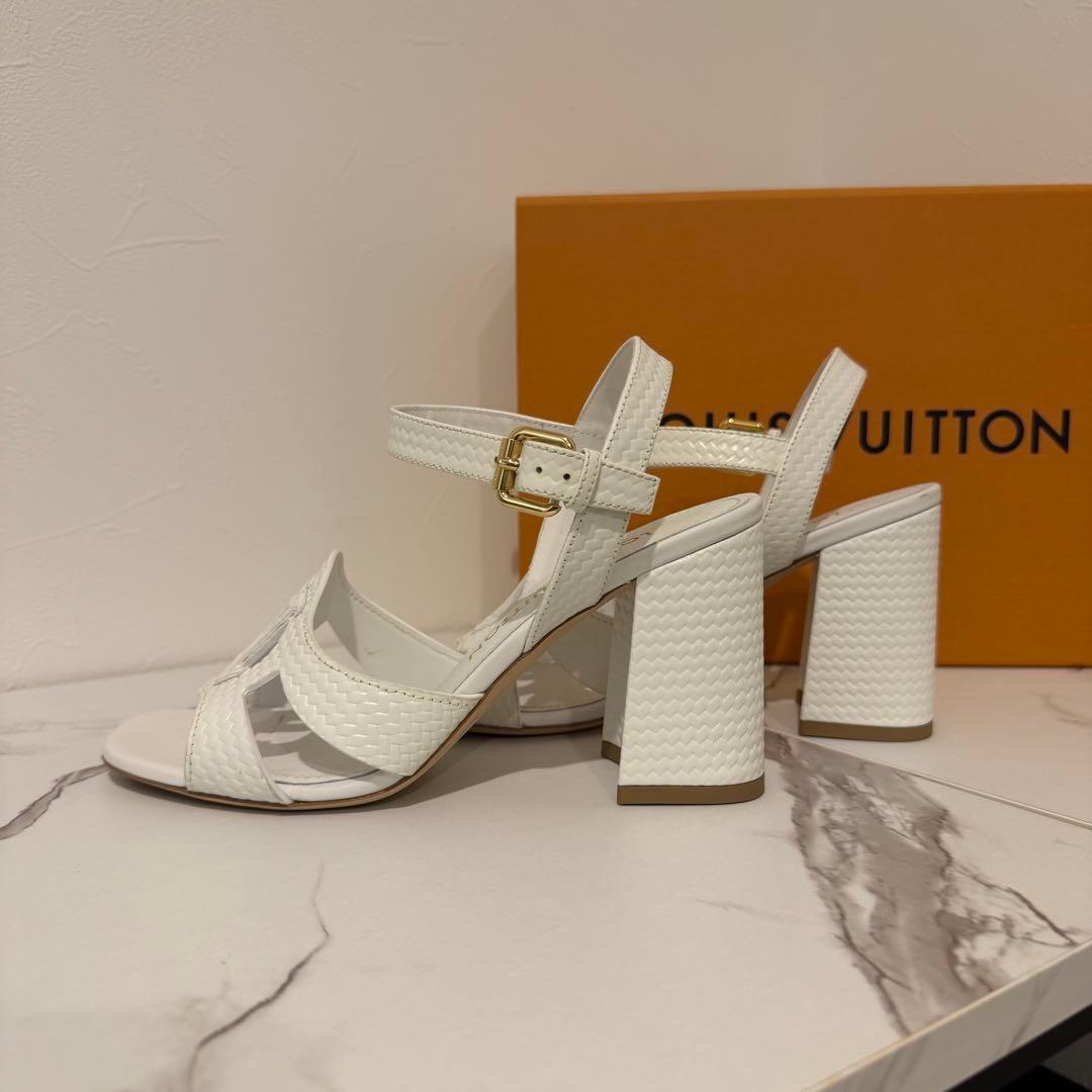 LOUIS VUITTON ホワイト サンダル　LV イソラ サンダル