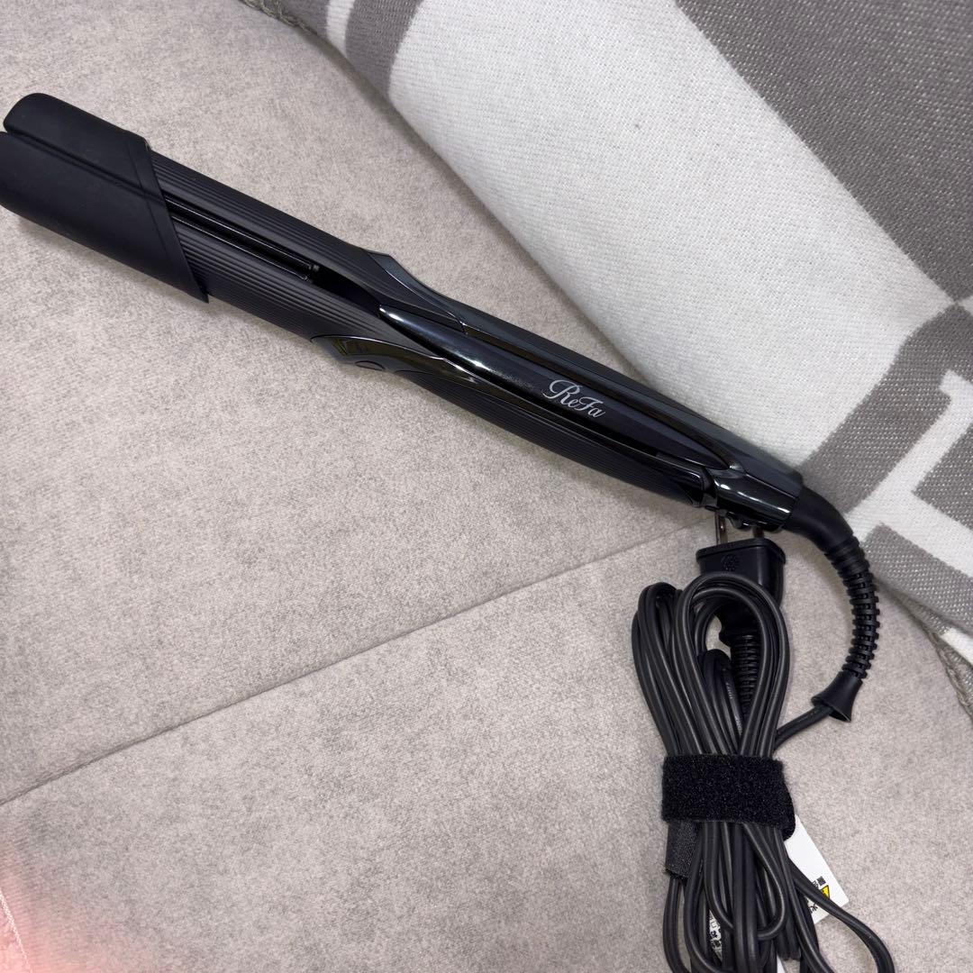 リファ　ストレートヘアアイロン ブラック