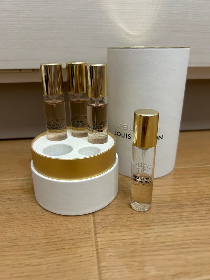 LOUIS VUITTON SPELL ON YOU 4本セット