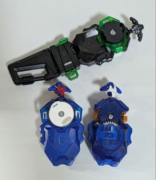 ベイブレードバースト　ロアバハムート　ツヴァイディアボロス　キングヘリオスなど