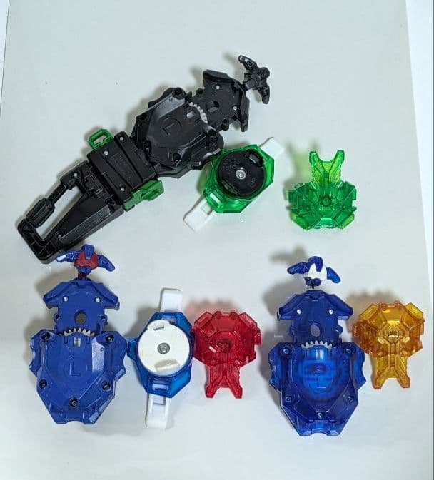 ベイブレードバースト　ロアバハムート　ツヴァイディアボロス　キングヘリオスなど