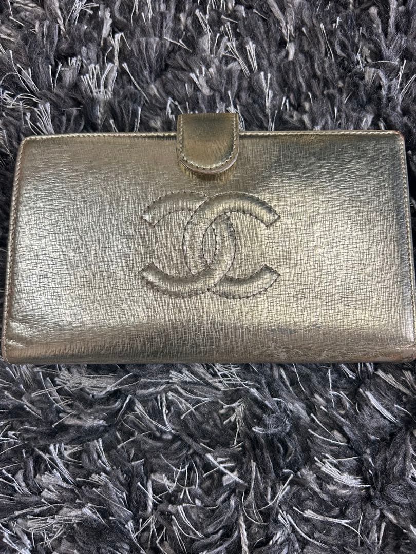 CHANEL ゴールド 二つ折り長財布 ガマ口　箱付き