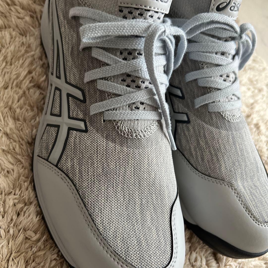 新品アシックス安全靴28cmグレー。