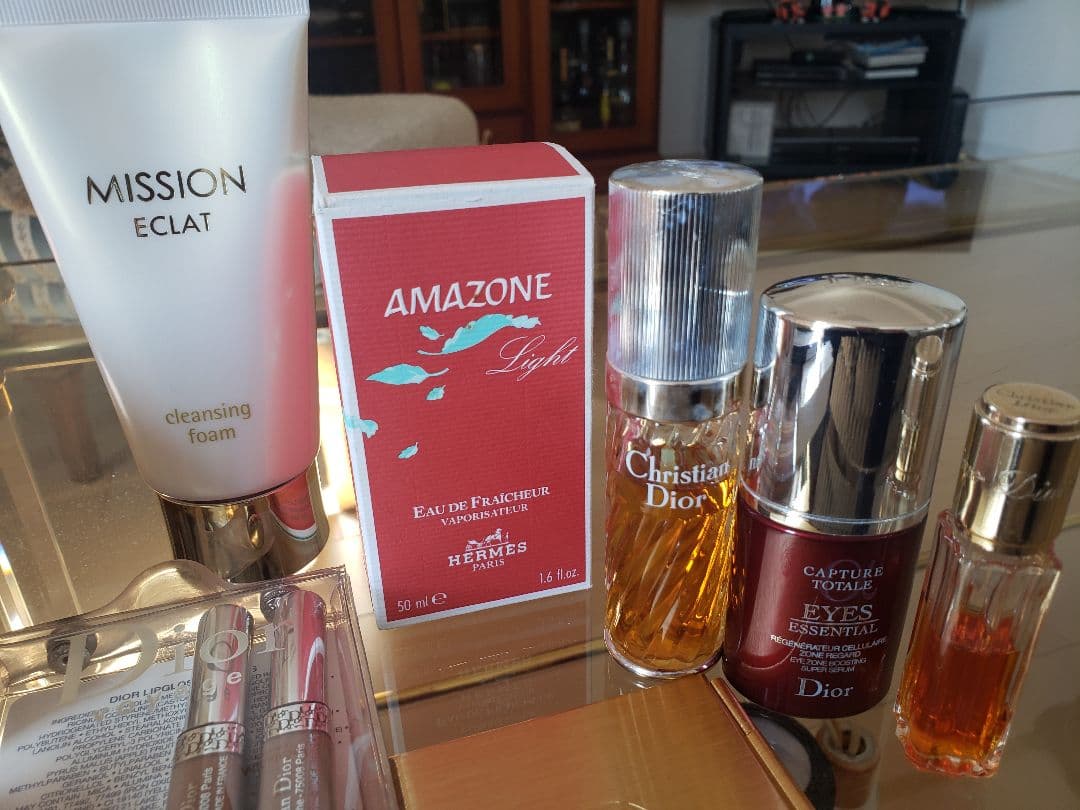 ディオール、エルメス、シャネル、キャシャレル、資生堂、コティー他、コスメ・香水他
