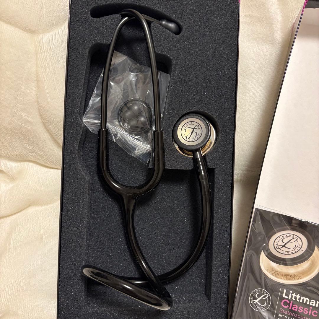 Littmann Classic III聴診器。