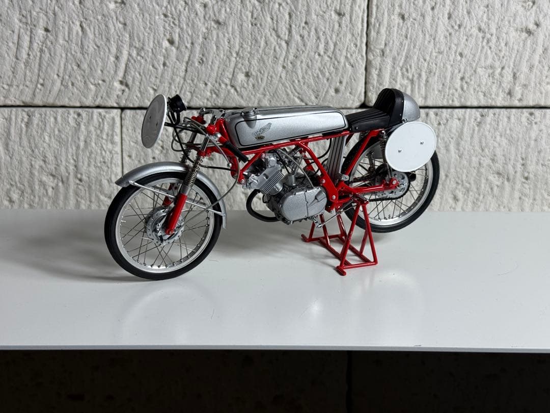 エブロ　1/10スケール　ホンダ CR110 カブ レーシング 1962