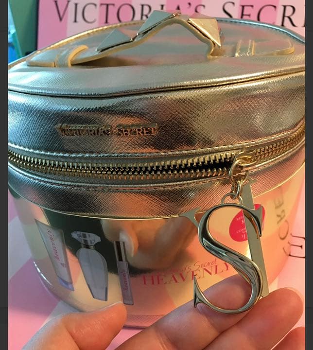 【大特価】Hevenly 4点セット ゴールド メイクバック付き