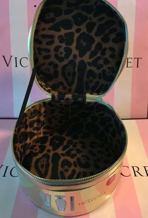 【大特価】Hevenly 4点セット ゴールド メイクバック付き