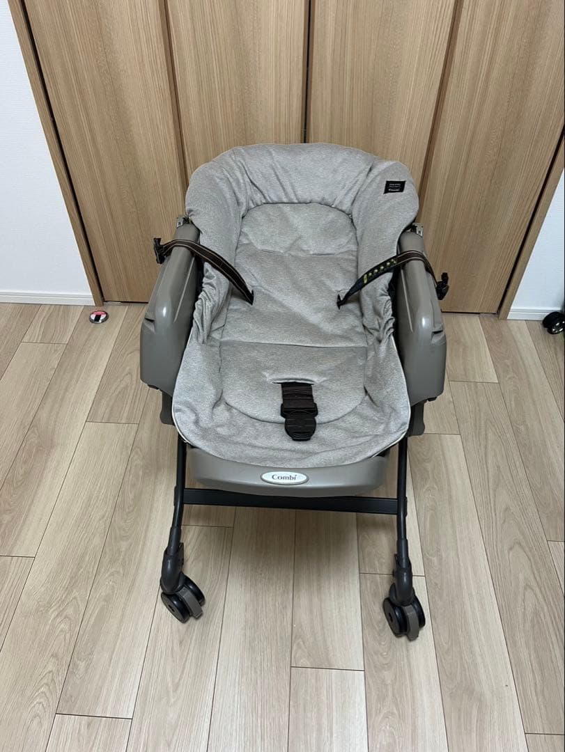 Combi コンビ　ネムリラAT BEDI オートスイング　電動