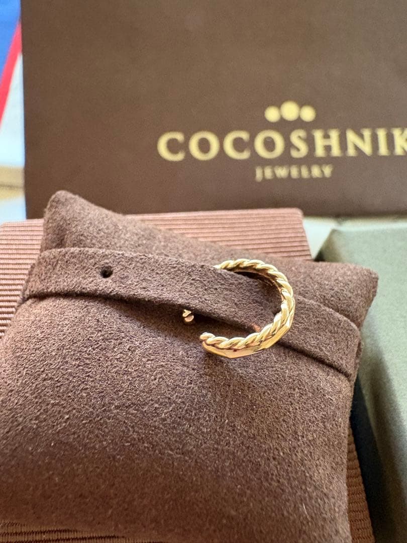 COCOSHNIK ツイストk10イヤカフ
