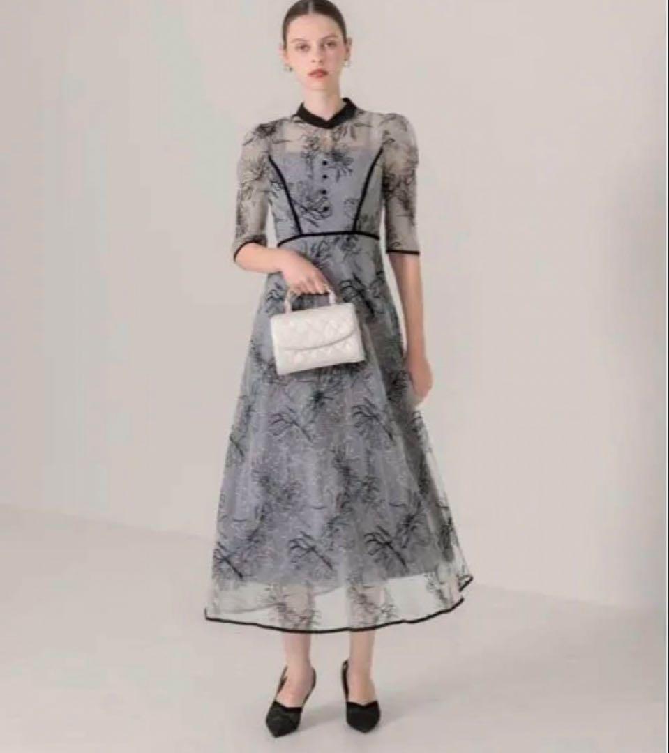 LEJA 配色パイピングプチハイネック花柄刺繍ラメレースロング丈　ブルー