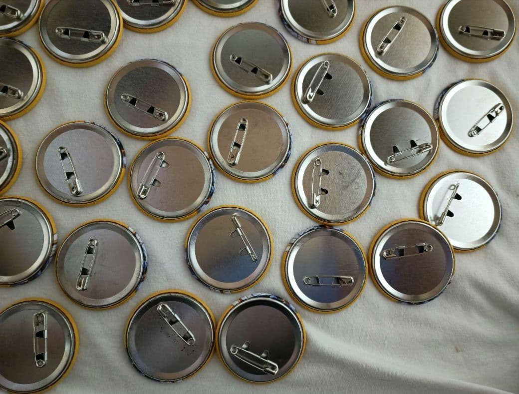 すとぷり　るぅと　缶バッチ　6周年缶バッチ　等身