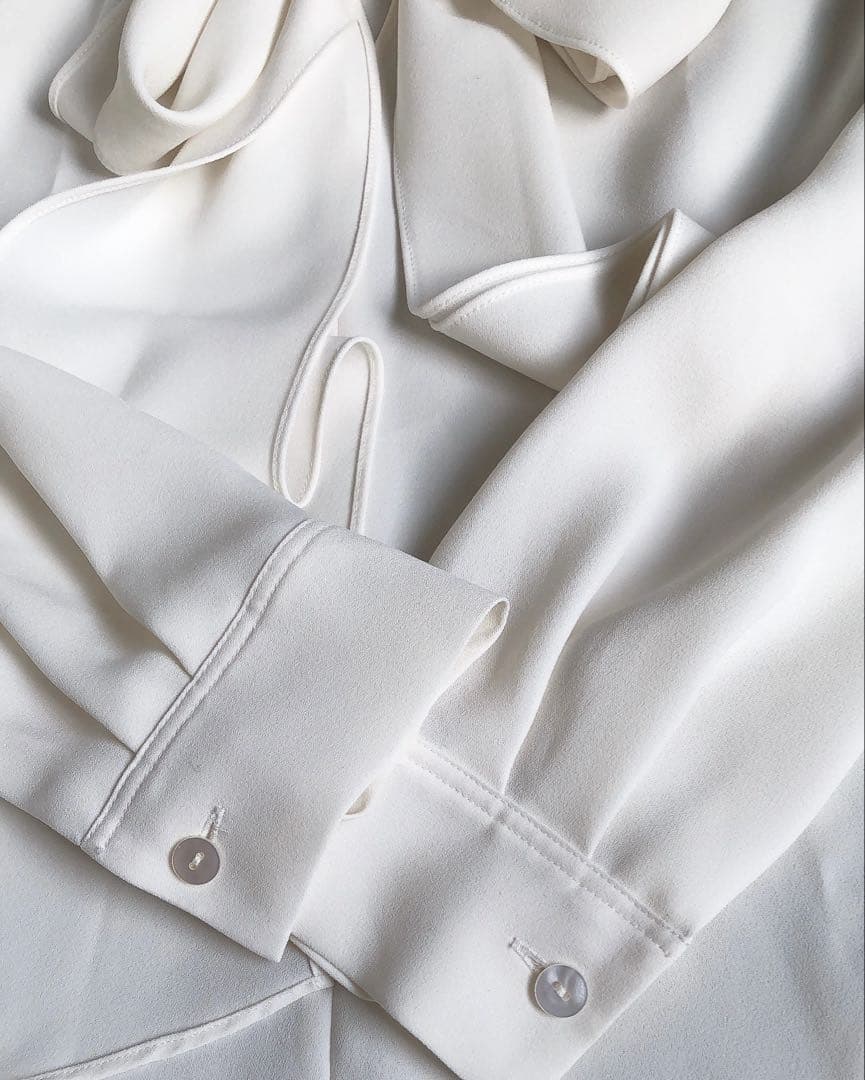 セオリー　ボウタイブラウス　シャツ　ブラウス