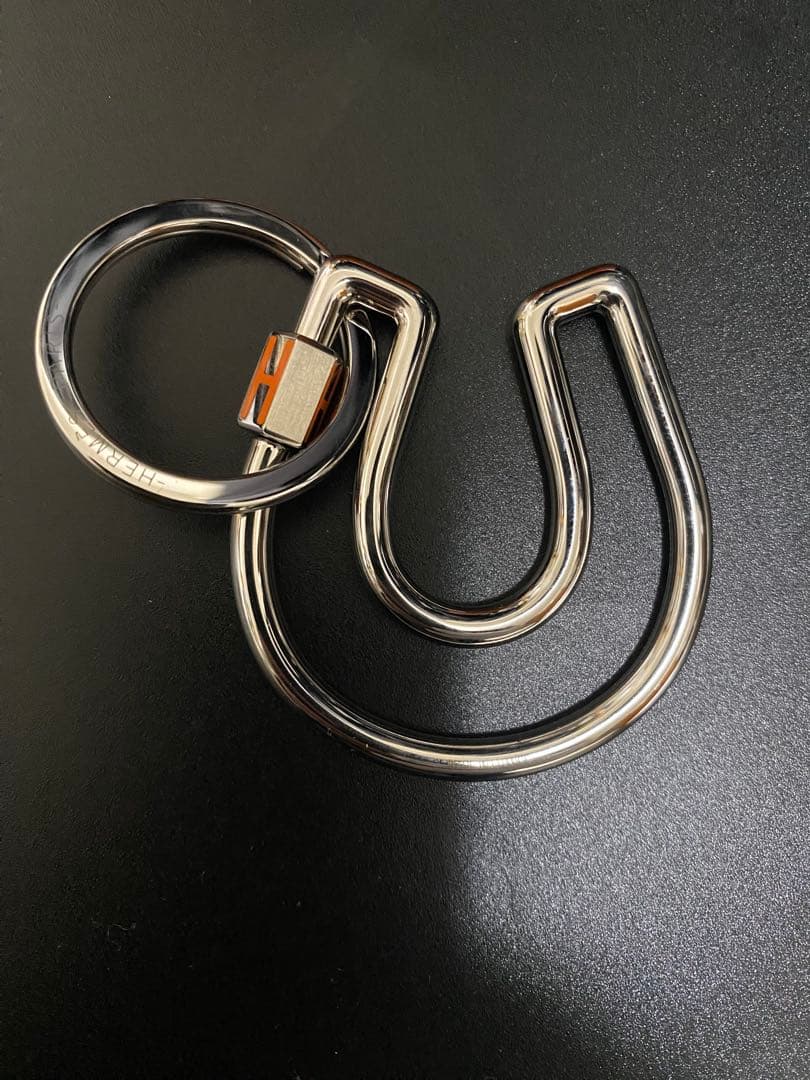 HERMES フェール・ア・シュヴァル キーホルダー オレンジ色