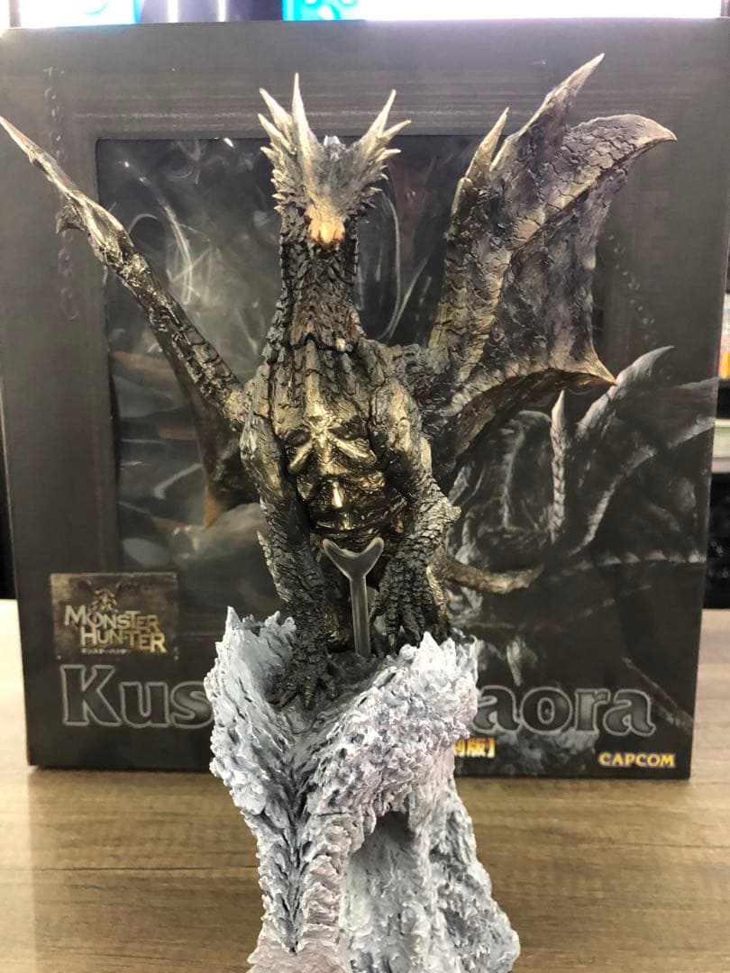 クシャルダオラ　クリエイターズモデル フィギュア　モンスターハンター