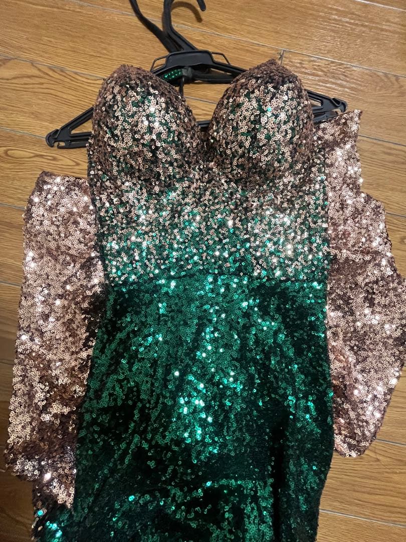 SARA & Co. グリーンスパンコールドレス M