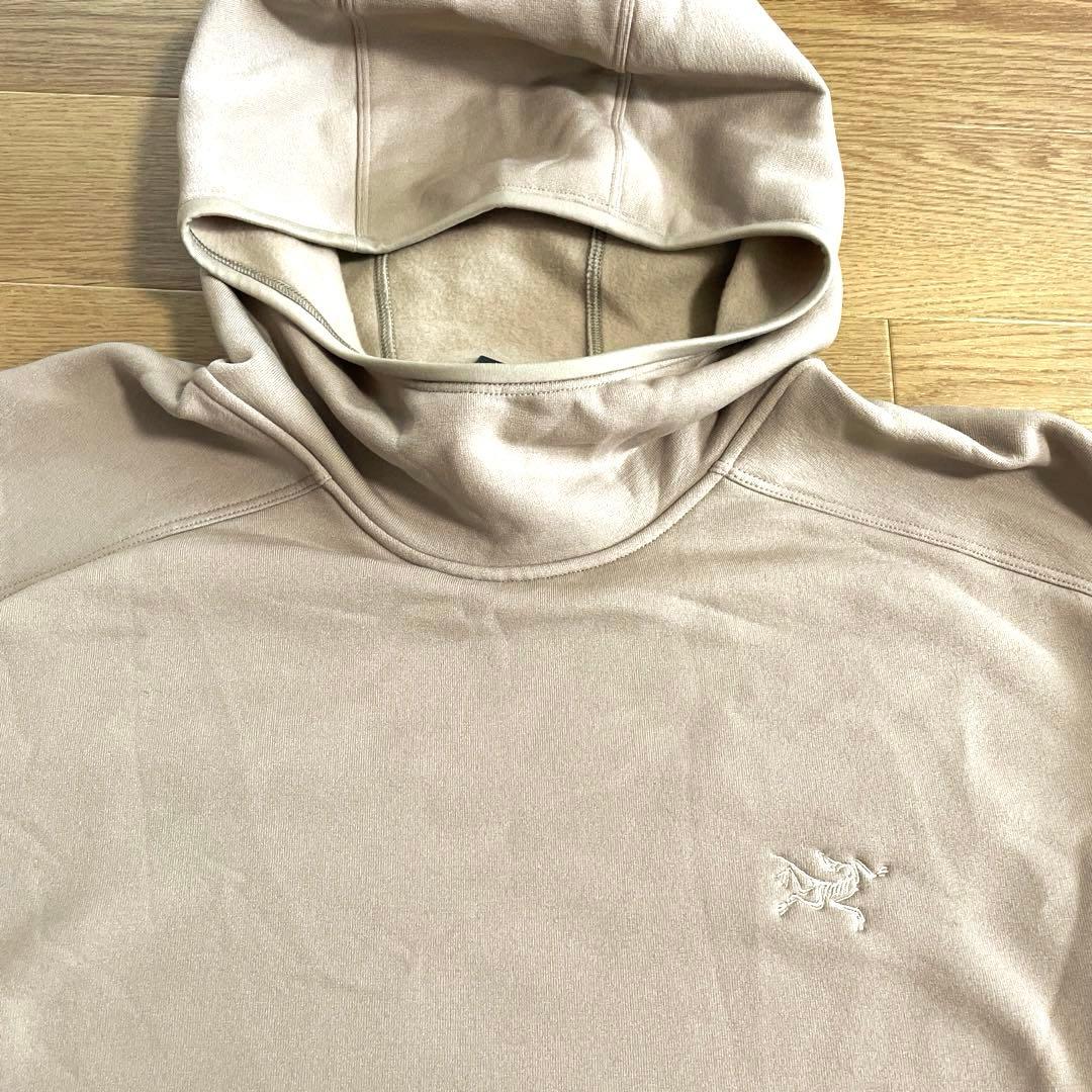 新品未使用　アークテリクス　プルオーバー　フーディ　ベージュ　XL