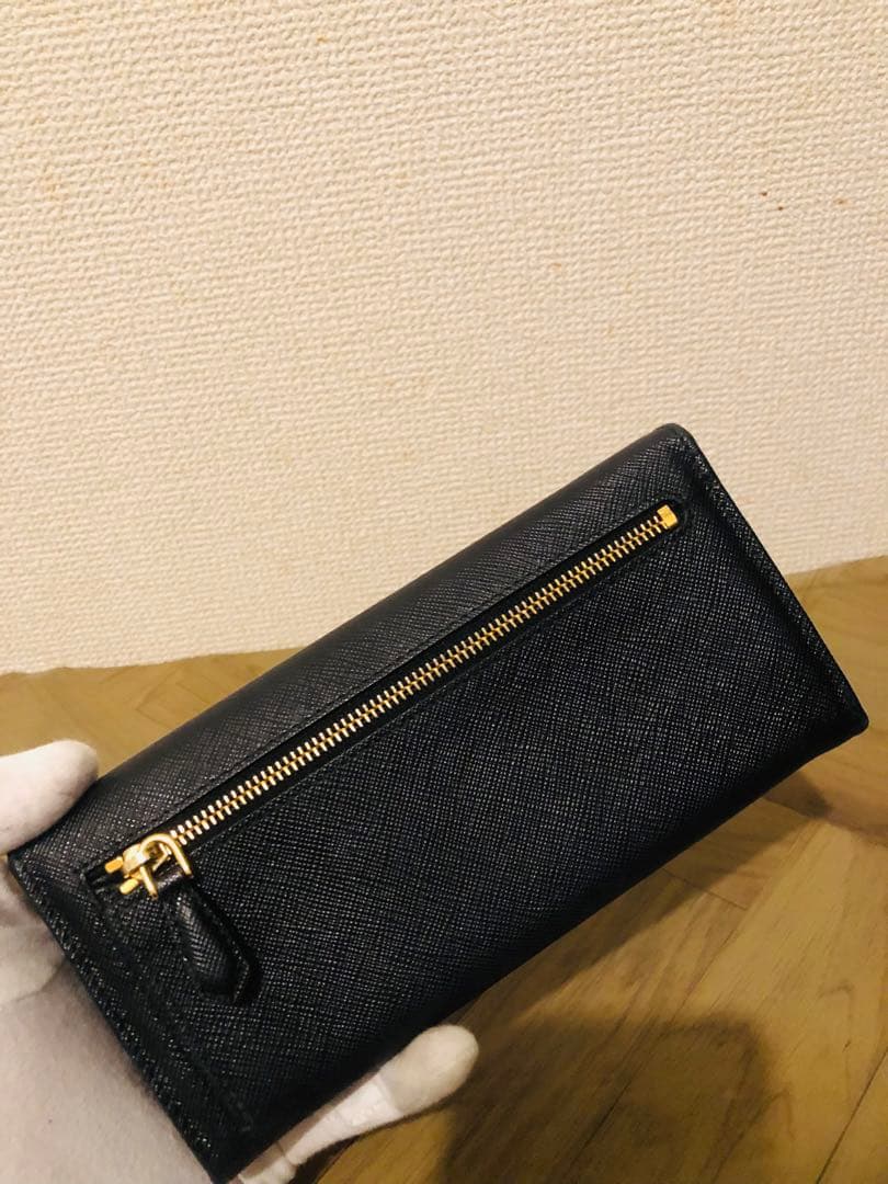 PRADA ブラック 長財布 ジッパー付き