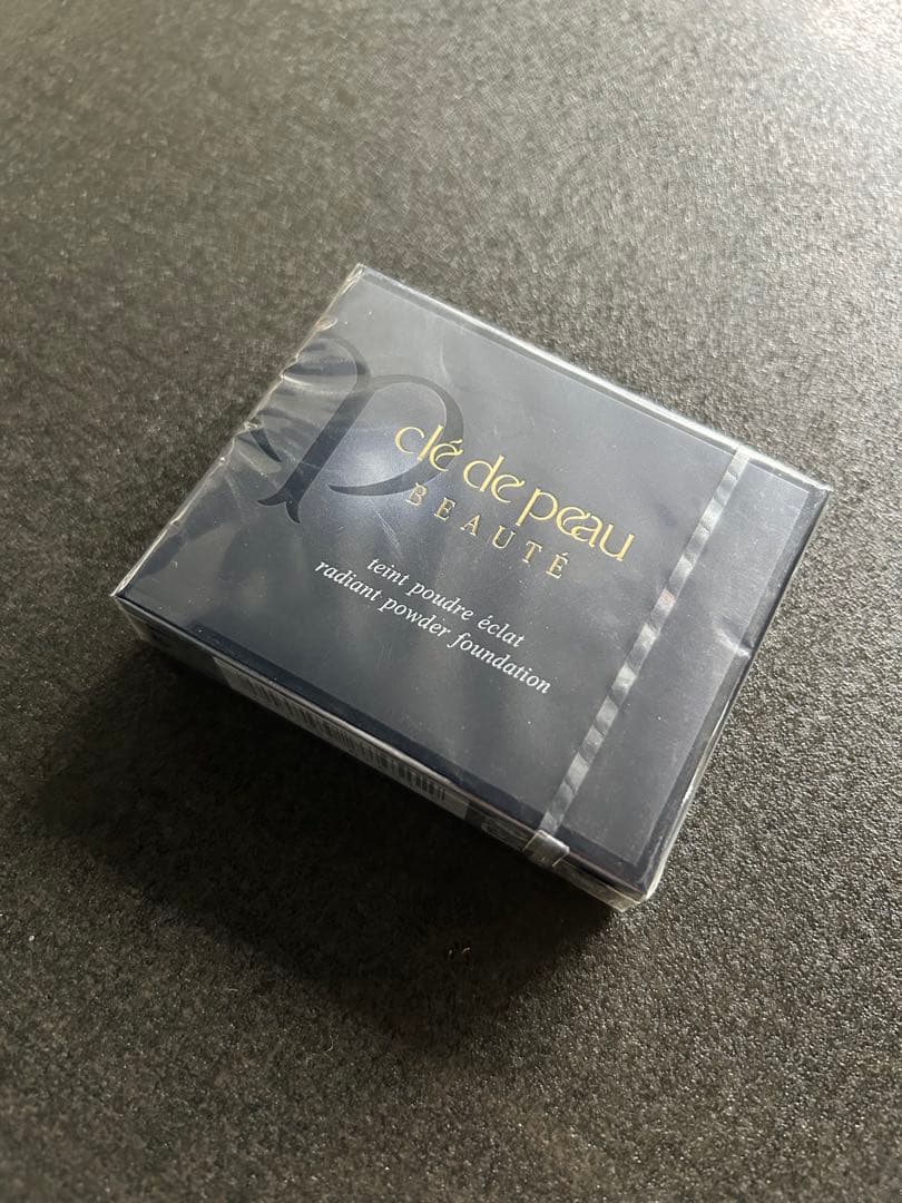 クレ・ド・ポーボーテタンプードルエクラ 【オークル00】