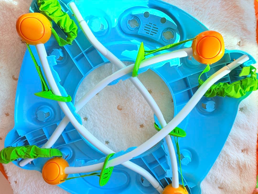 数回使用のみ　ファインディングニモ　ジャンパー　ジャンパルー