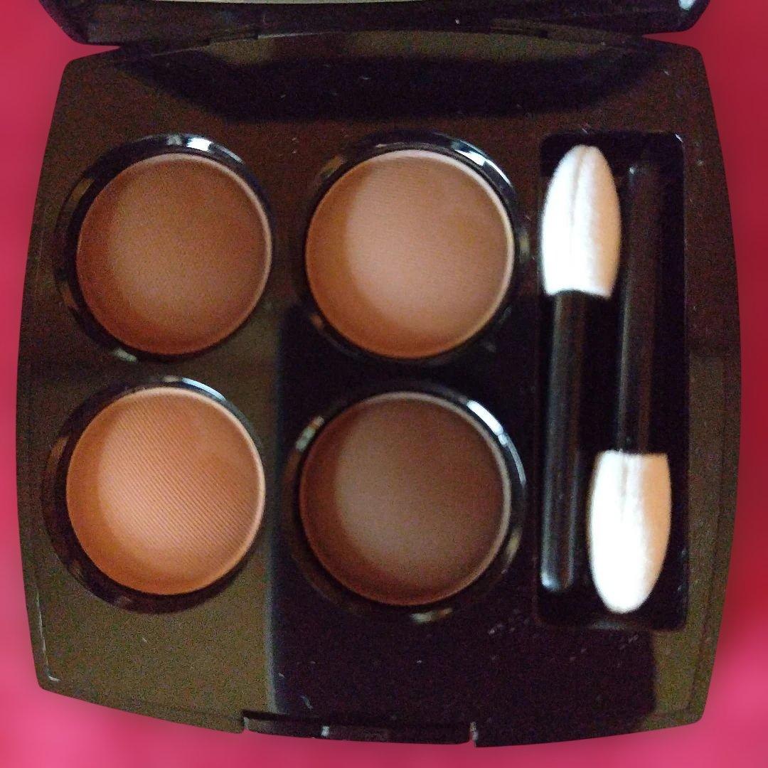 【新品］CHANEL 2025クリスマスコフレ アイシャドウセット