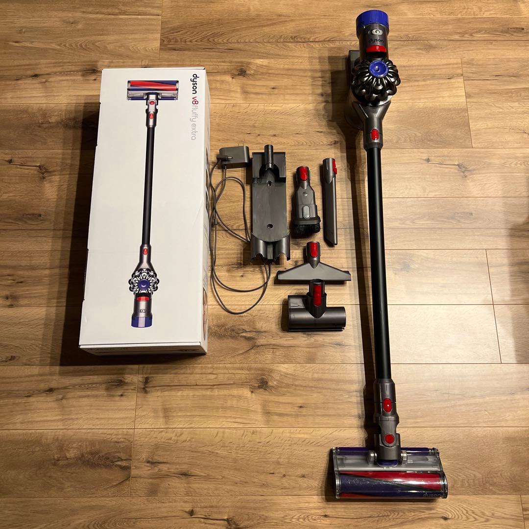 【美品】dyson V8 fluffy extra ダイソン