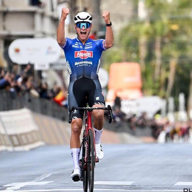 支給品 Alpecin Deceuninck ロードスーツ・サイクルキャップ