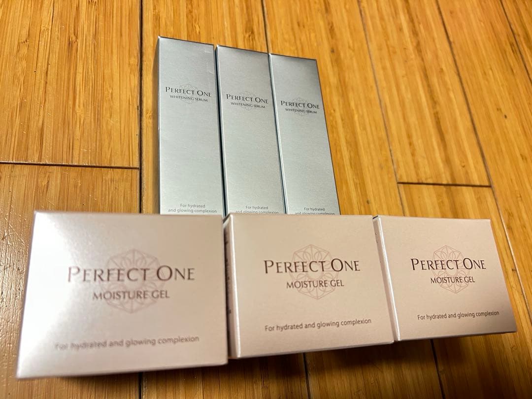 パーフェクトワンモイスチャージェル、薬用ホワイトニングセラム　各３個