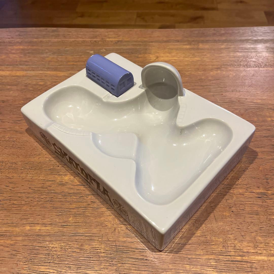 Independent × Skatopia 灰皿