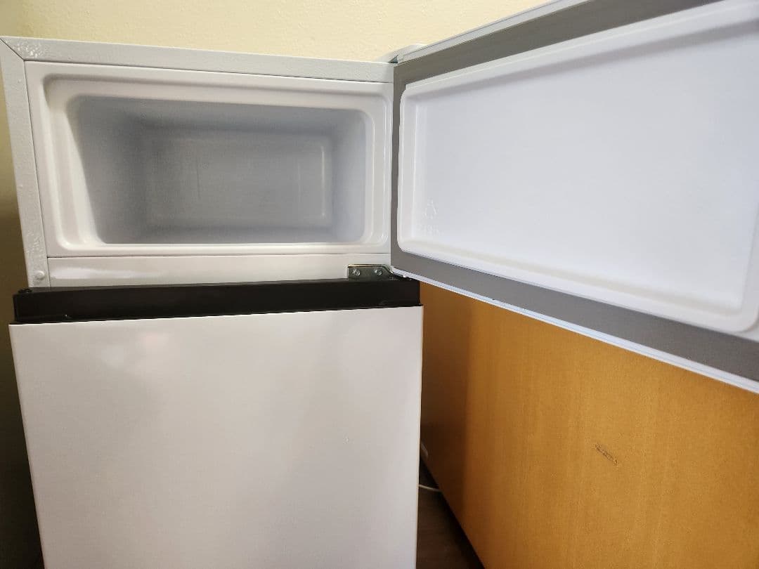 Hisense 冷蔵庫 ホワイト中古美品 ※発送は10月30日か31日