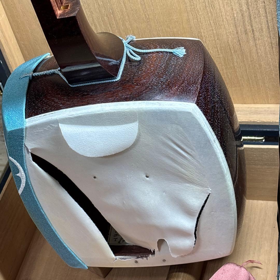 三味線本体 紅木　金細　最高級 ハードケース付き