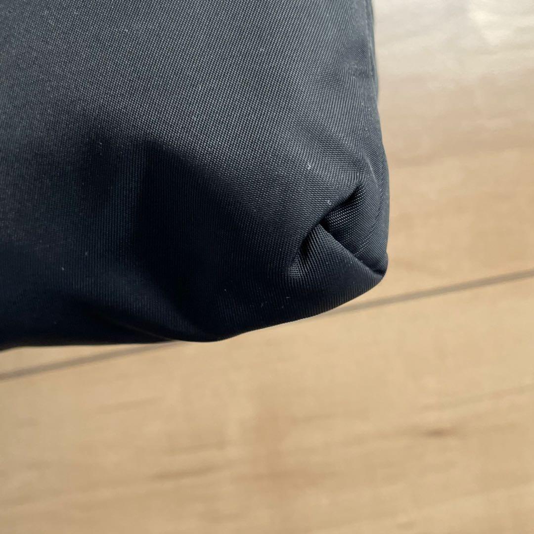 プラダ　RFID認証　リナイロン　ショルダーバッグ　スマホショルダー　ブラック