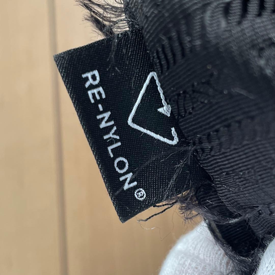 プラダ　RFID認証　リナイロン　ショルダーバッグ　スマホショルダー　ブラック