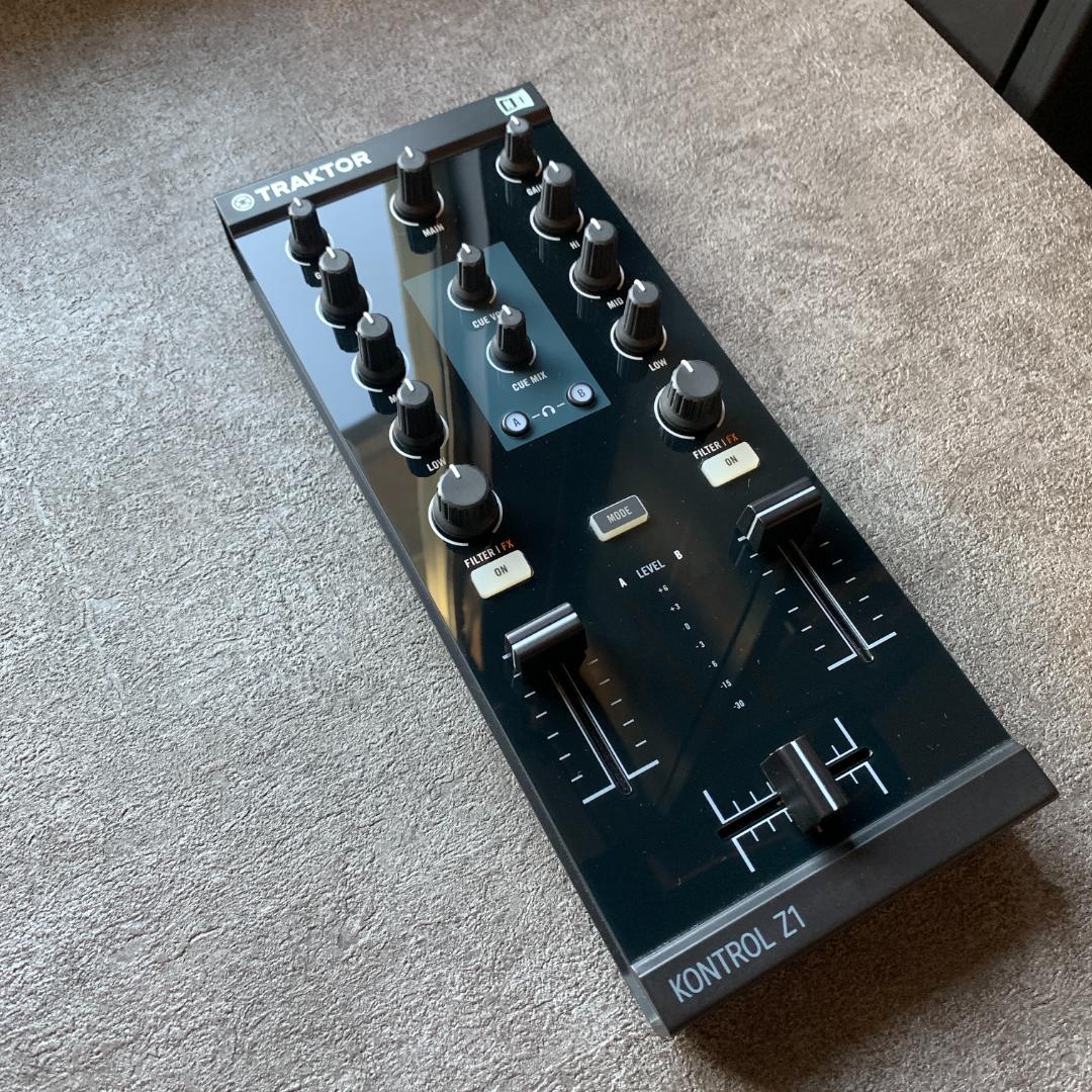 TRAKTOR KONTROL Z1 & 純正専用ケース