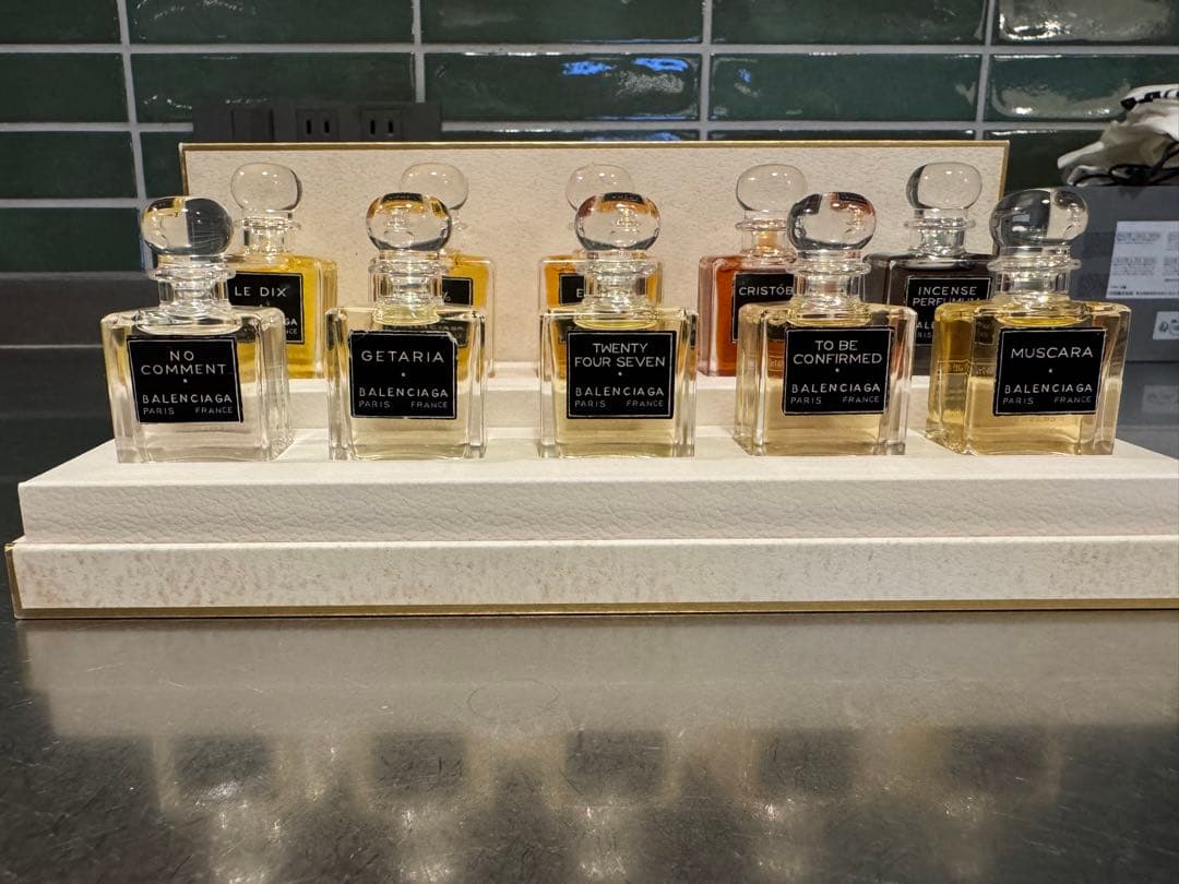 バレンシアガ　ミニ香水　ディスカバリーセット