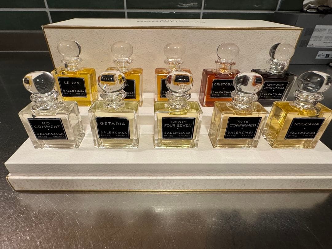 バレンシアガ　ミニ香水　ディスカバリーセット