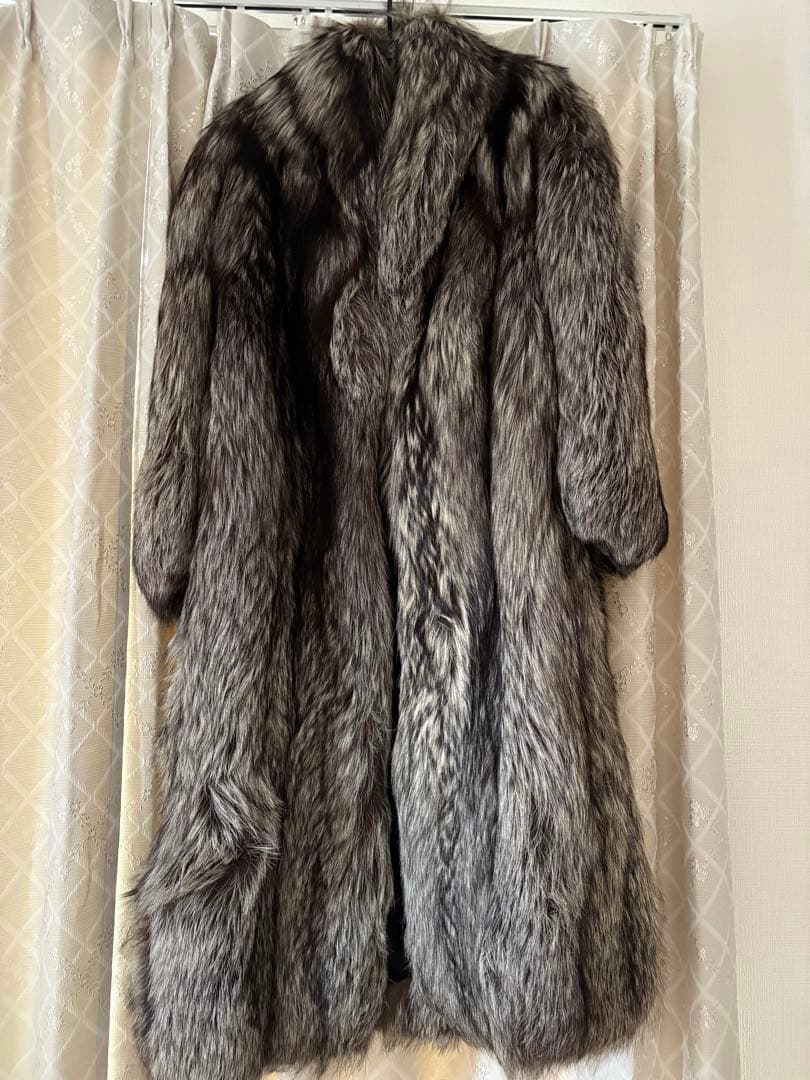 エンバ EMBA最高級ベストクオリティシルバーフォックス毛皮