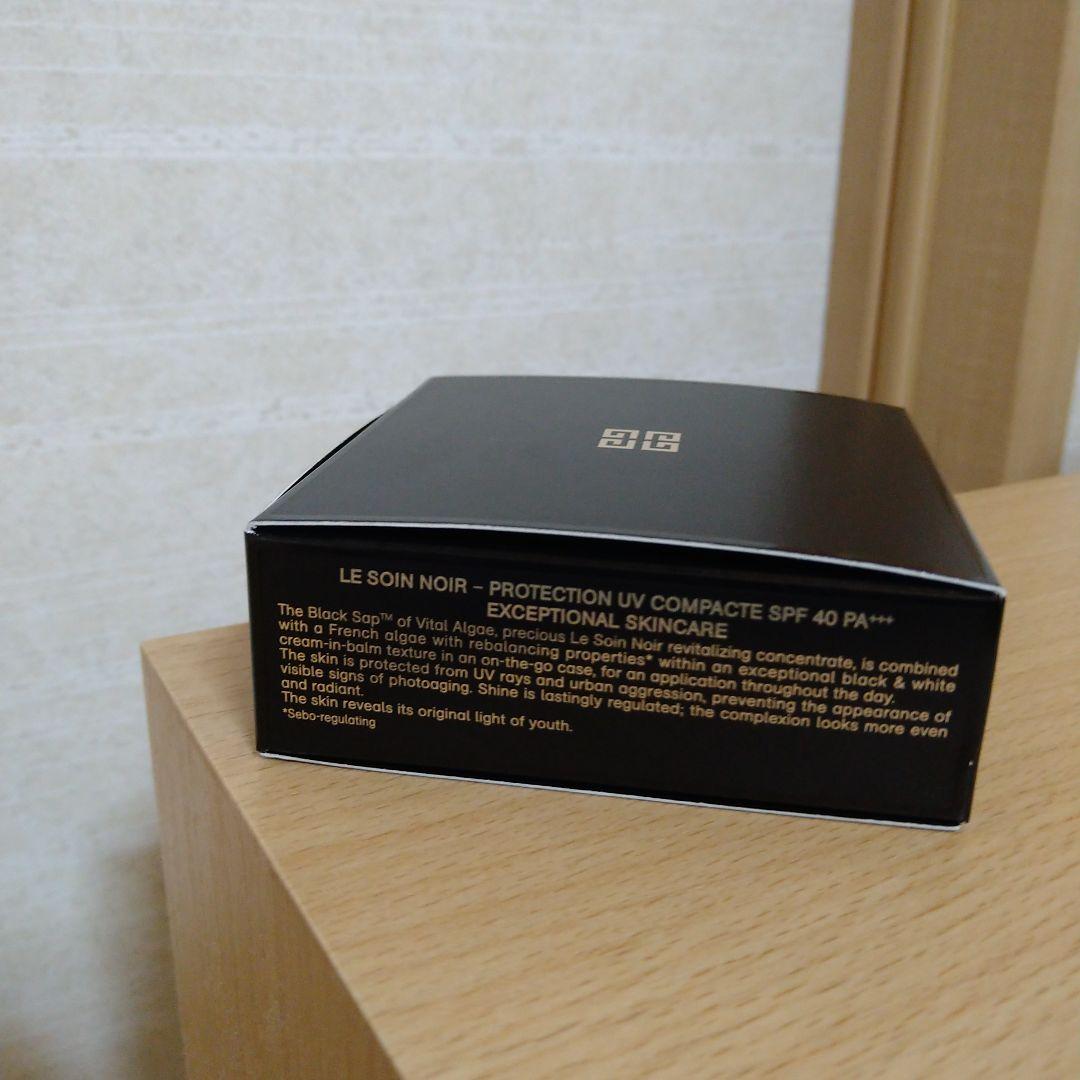 Givenchy ソワンノワールUVコンパクト12ｇ
