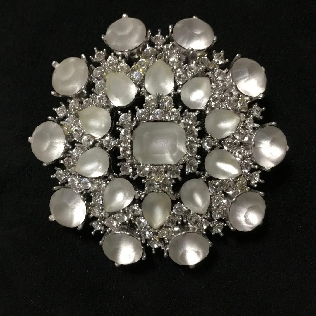 在庫一掃セール中！ハンパない美しさ！FOXEY フローズンブローチ♡