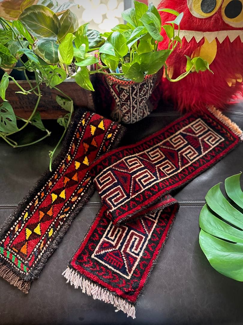 トライバルラグ　ヴィンテージラグ　ミニラグ　バルーチ　プリミティブ　ミニランナー