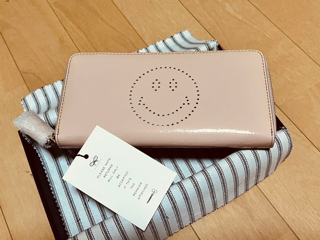 超レア新品未使用LONDON購入アニヤハインドマーチキュートな色！スマイリー財布