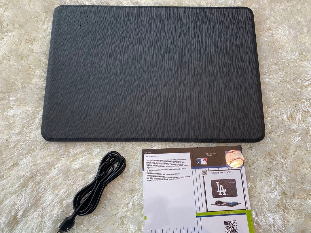 大谷翔平選手の名前入り！ ワイヤレス充電器&マウスパッド
