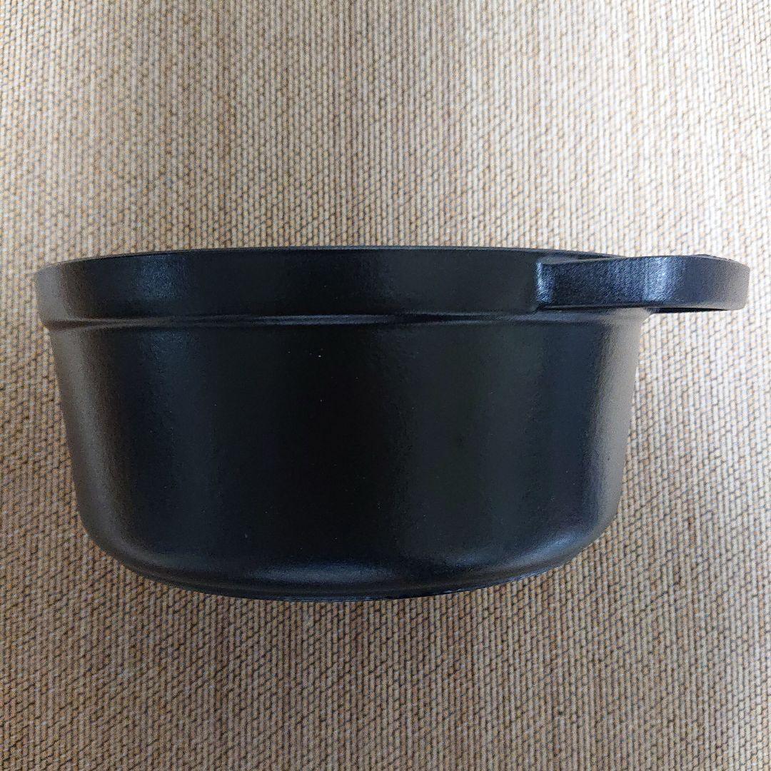 staub La Cocotte Round　両手鍋 黒 24cm