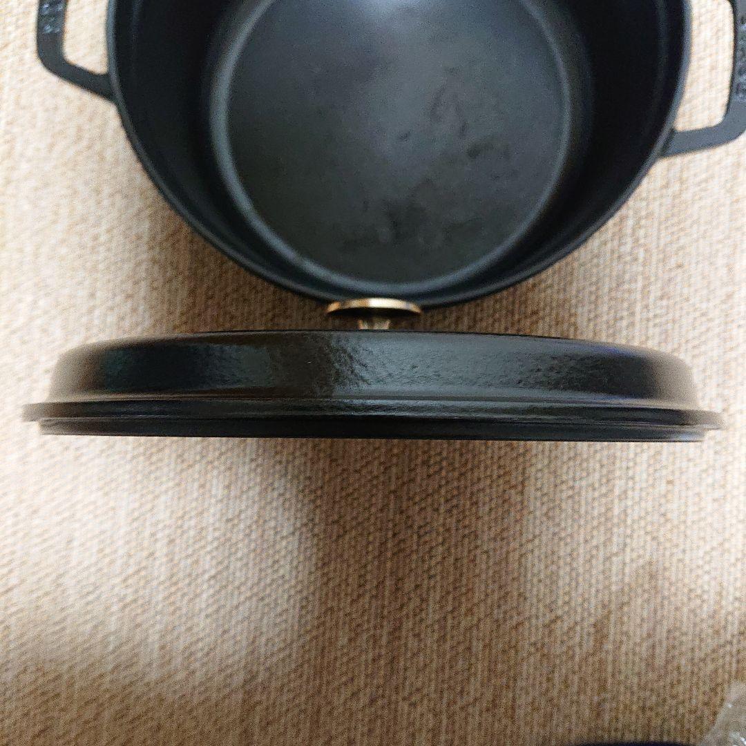 staub La Cocotte Round　両手鍋 黒 24cm