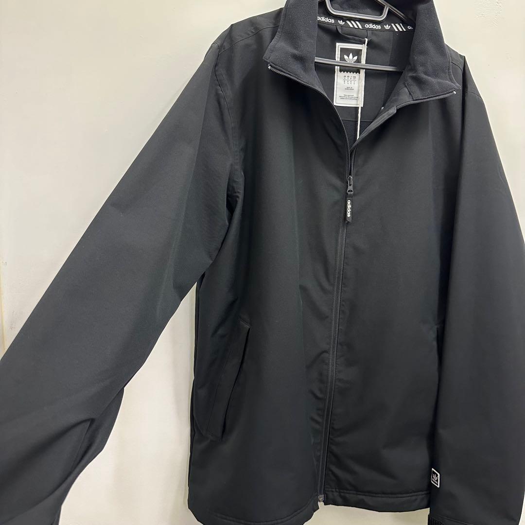 【新品】adidas スノーウェア　ジャケット　ウェア　スノーボード　Mサイズ