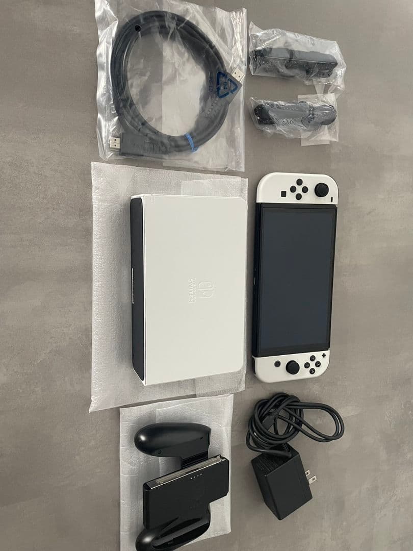 Nintendo Switch 有機ELモデル 本体中古 箱に傷あり