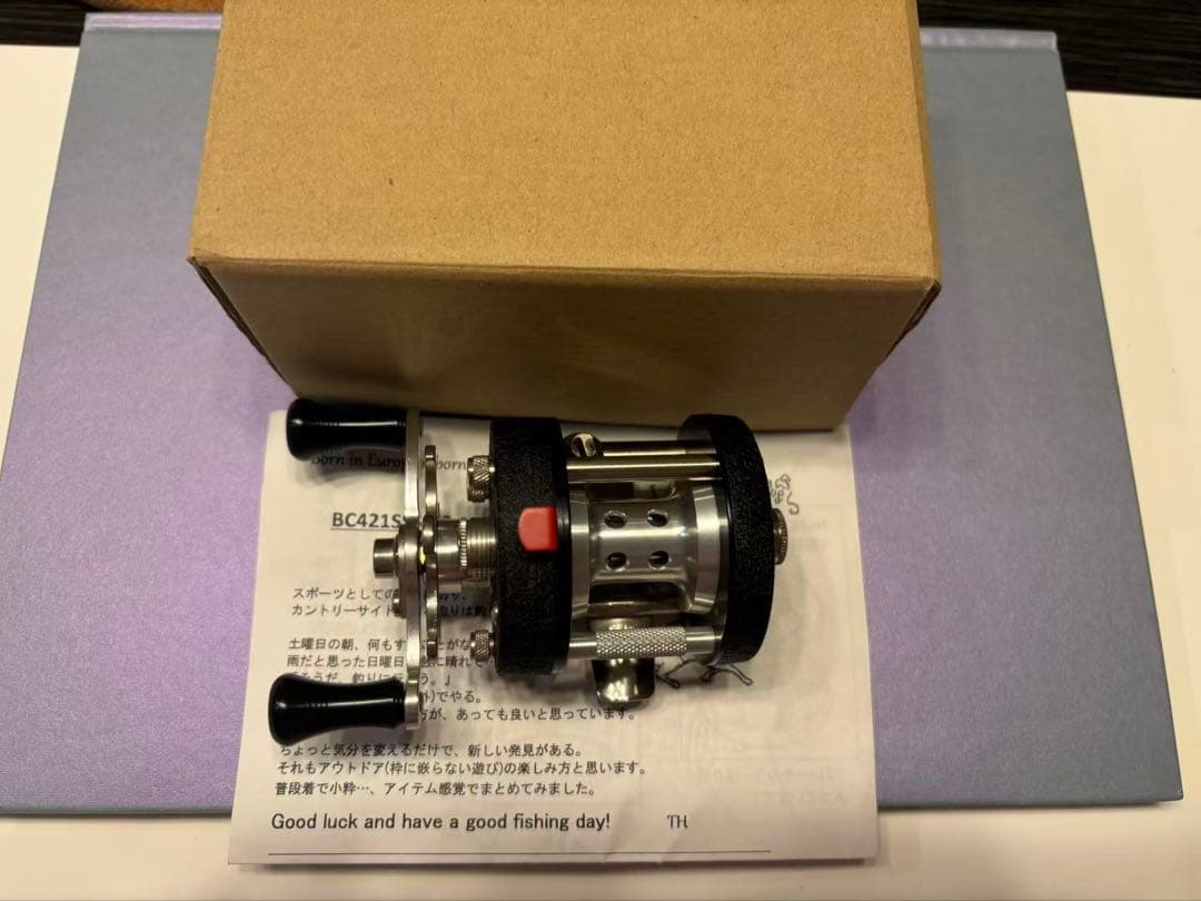 BC421S フィッシングリール シルバー