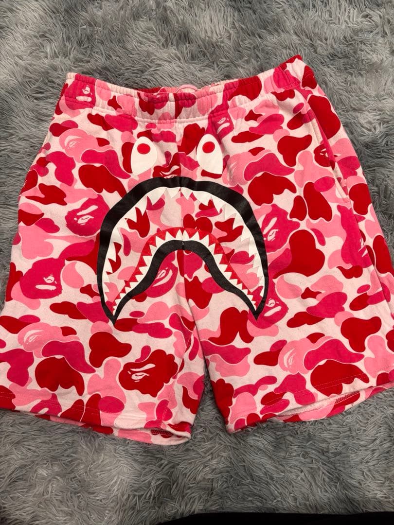A Bathing Ape 　BAPE シャークピンク　ショートパンツ　Lサイズ