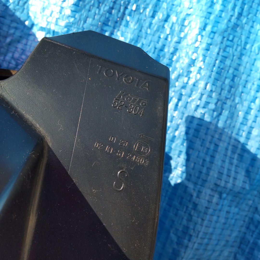 トヨタ テールランプ 52-304 左