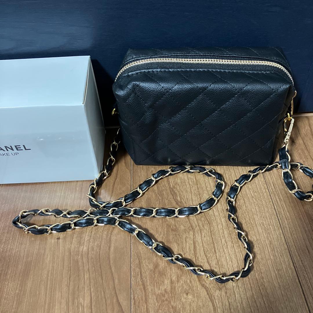 シャネル　ノベルティ　ポーチショルダー　箱付き